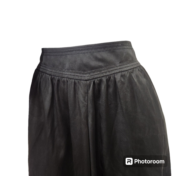 Trina Turk Women's Silk Wide Balloon Parachute Leg  Black Flowing Capri Pants  6 - Picture 4 of 12